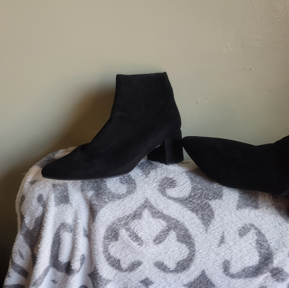 Boots - Picture 4 of 4